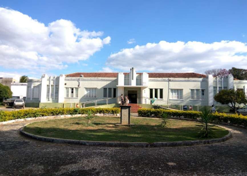Bebê prematuro é encontrado no lixo do banheiro de hospital em MG - Google Maps