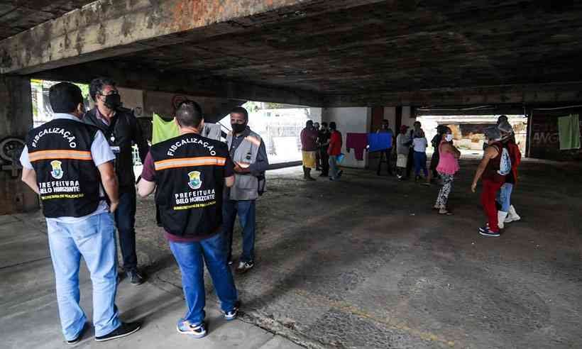 Prédio que PBH negocia saída de moradores deve ser nova sede de centro de saúde - Leandro Couri/EM/DA Press
