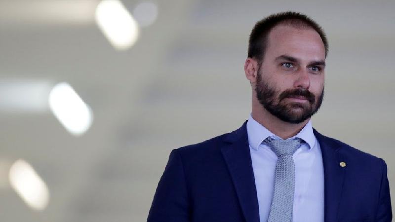 'Brasil está metendo os pés pelas mãos' com a China, diz ex-embaixador em Pequim sobre polêmica de Eduardo Bolsonaro - Reuters