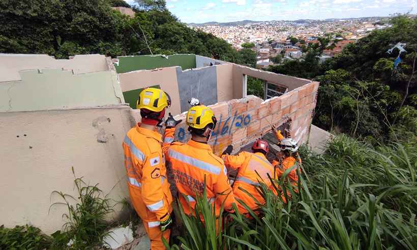 Comunidade de Contagem recebe simulado de ocorrências do período chuvoso - Milla Silva/Prefeitura de Contagem