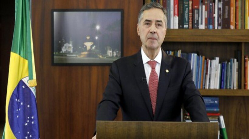 Barroso pede para que eleitores não deixem de votar: 'Não entreguem aos outros o seu destino' - Divulgação/TSE