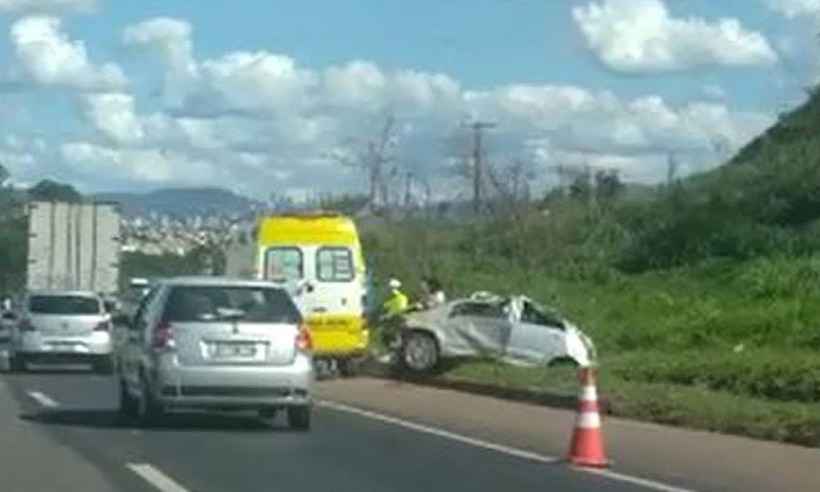 Motorista de carreta que provocou acidente na BR-040 continua foragido  - PMRv/ Divulgação