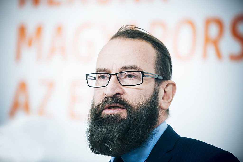 Eurodeputado de extrema-direita renuncia após ser pego em orgia gay - Redes Sociais/Reprodução