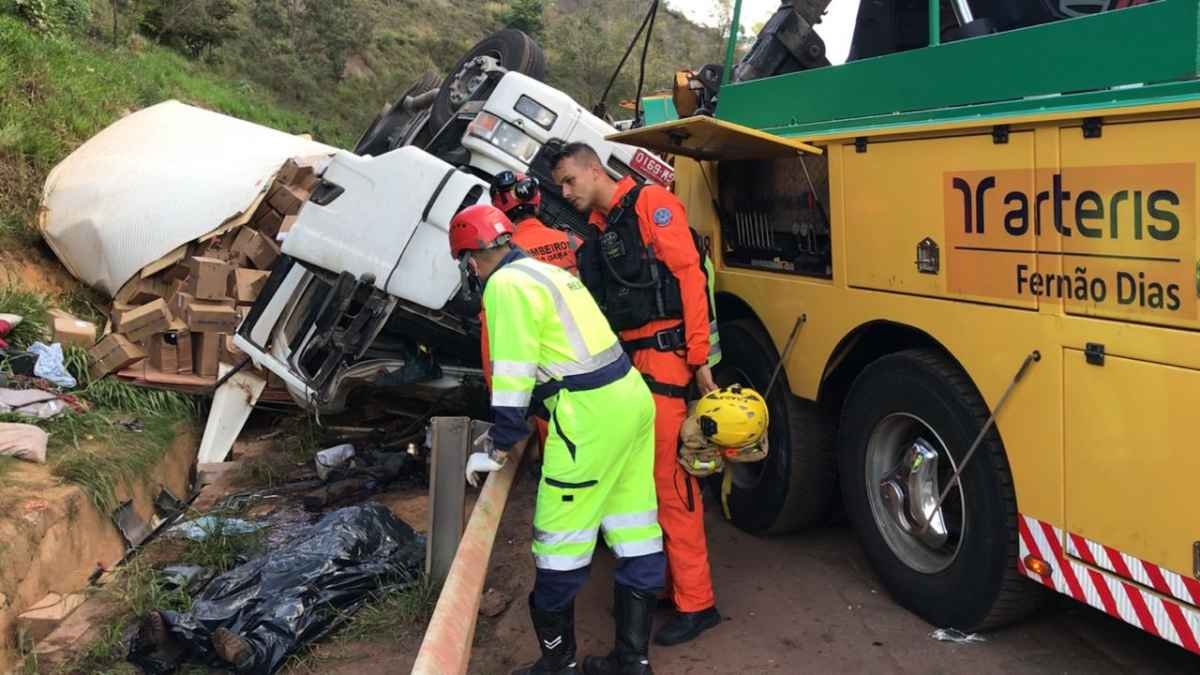Socorrista morre esmagada durante resgate de casal na BR-381 - Divulgação/CBMMG