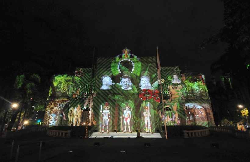 Natal em BH: iluminação do Circuito Luzes da Liberdade é inaugurada - Túlio Santos/EM/D.A Press