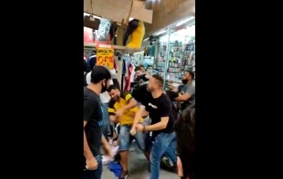 Vídeo mostra briga entre feirante e clientes em feira em Brasília - Reprodução/redes sociais