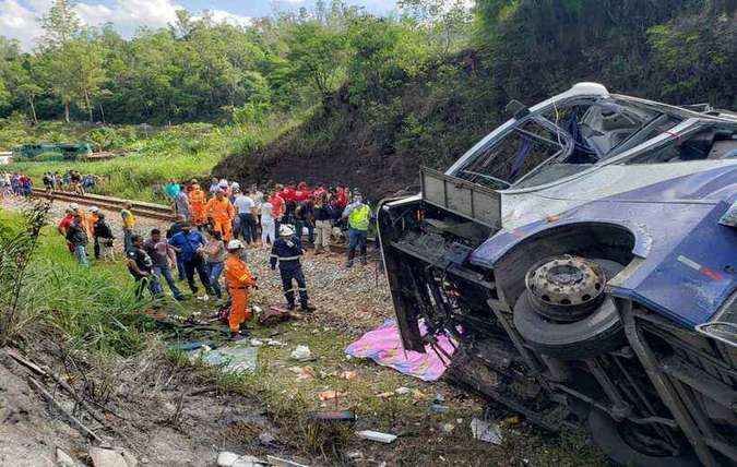 Queda na BR-381: Prefeitura de Mata Grande (AL) decreta luto de três dias - Divulgação/Corpo de Bombeiros