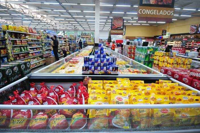 Natal deve movimentar R$ 4,43 bilhões no comércio em Minas, mas há desafios