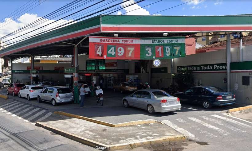 Motociclista deixa homem baleado em posto de gasolina de BH e foge - Reprodução/Google Maps