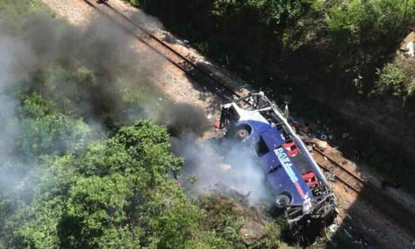 Acidente na BR-381: motorista do ônibus se apresenta à polícia - Internet/Reprodução