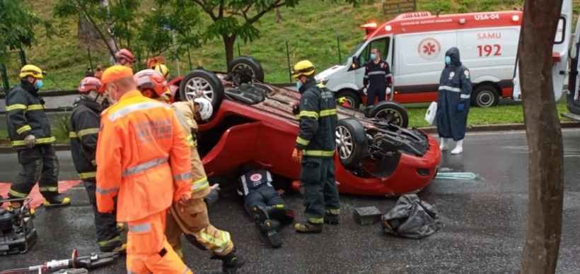 Cinco ficam feridos em três acidentes no início do feriado, na Grande BH - CBMMG