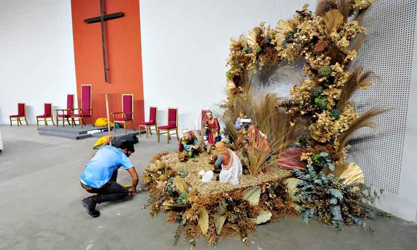 Recuperandos da Apac participam da bênção ao presépio da Cristo Rei - Gladyston Rodrigues/EM/D.A Press