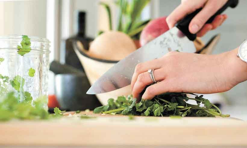 Cozinhaterapia: O resgate no século 21 de uma tradição  -  Alyson McPhee/Unsplash