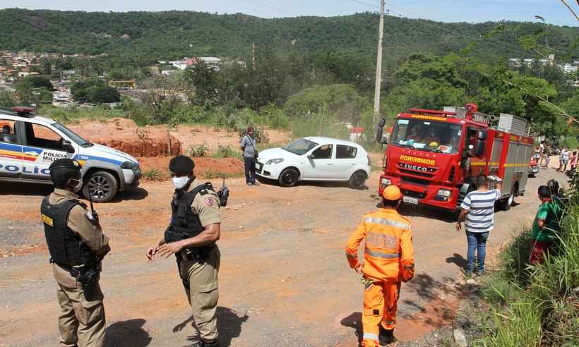 Período chuvoso: bombeiros promovem simulado de prevenção - Edesio Ferreira/EM/D.A. Press