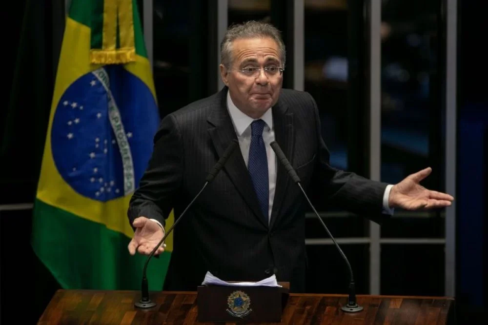 Congresso se divide para cancelar recesso parlamentar - AFP / Sergio LIMA
