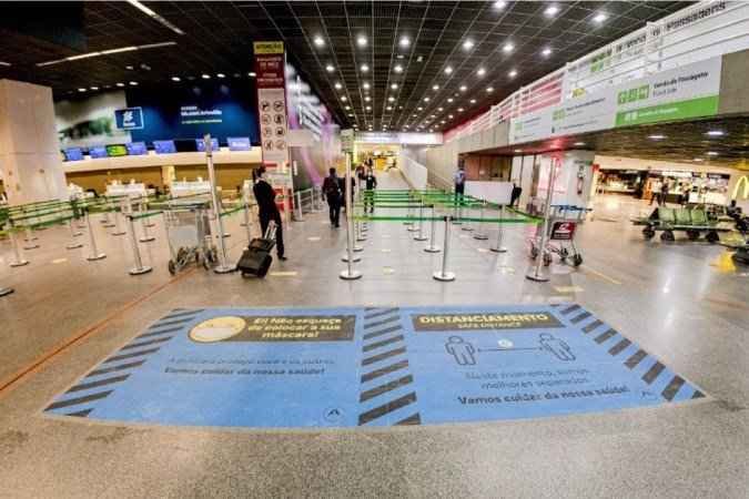 Viajantes de avião só poderão entrar no Brasil com teste de COVID-19 - Inframerica/Divulgação