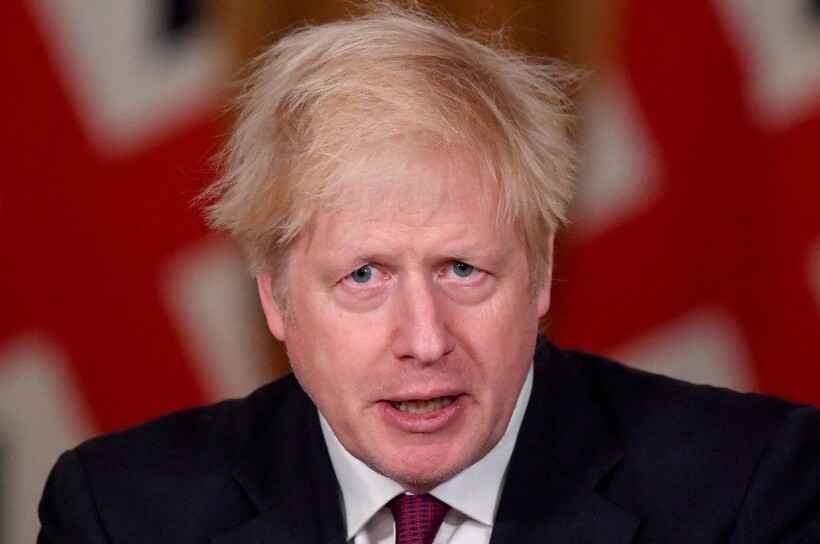 Boris Johnson cancela Natal e diz que novo covid é 70% mais transmissível - TOBY MELVILLE / POOL / AFP