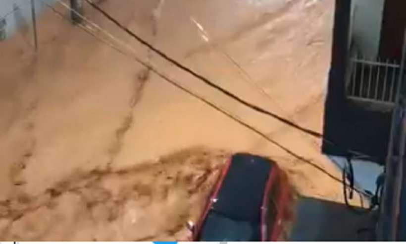 Chuva arrasta homem em correnteza na cidade de João Monlevade; veja o vídeo - Reprodução