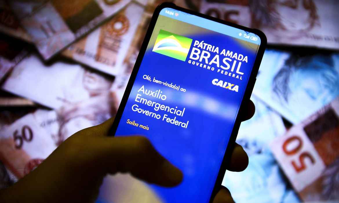 Governo vai cobrar por SMS devolução de auxílio emergencial irregular - Agência Brasil/Reprodução