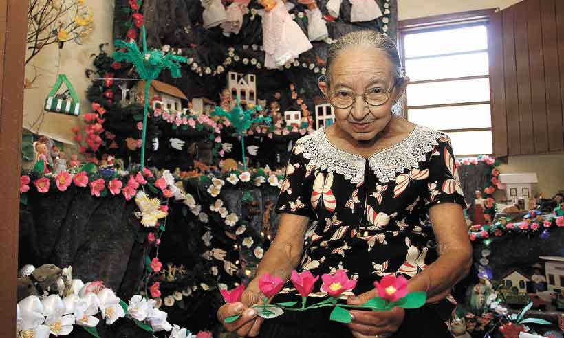 Aos 82 anos, moradora de Jaboticatubas mostra presépio que começou aos 7 - Edésio Ferreira/EM/DA Press