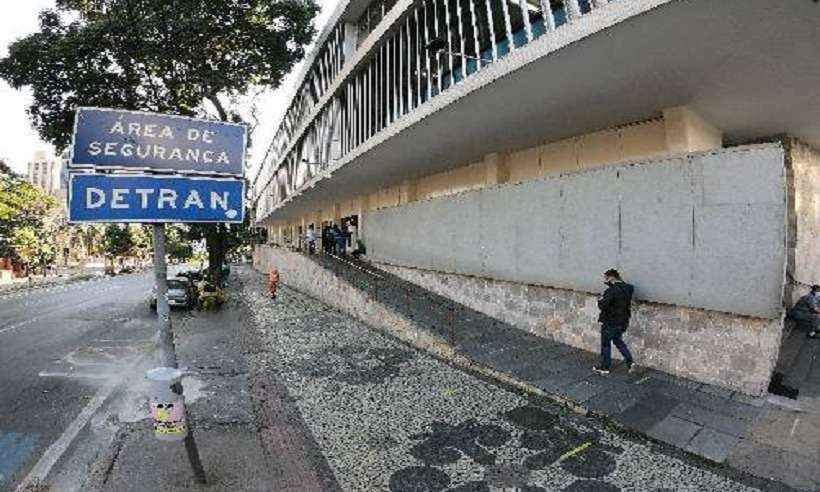 Detran-MG suspende emissão de documentos para implantação de novo sistema  - Edesio Ferreira/EM/D.A Press