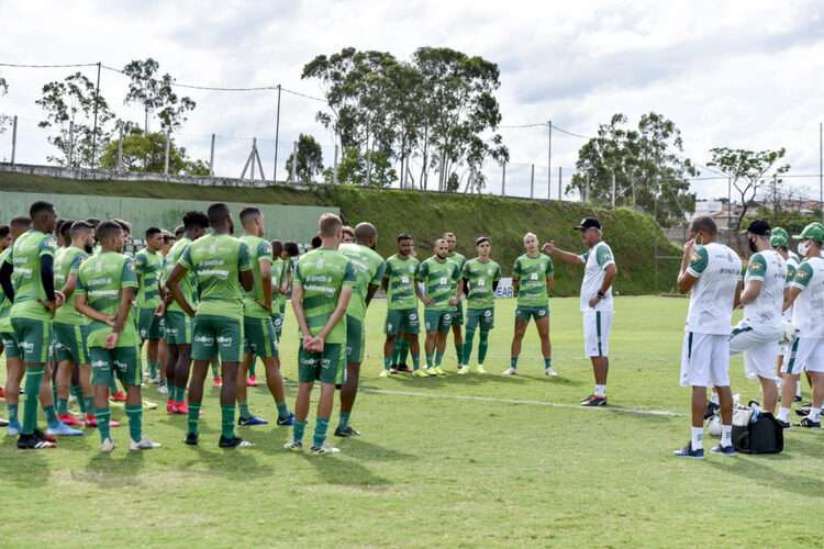 Com Cavichioli e Felipe Azevedo, América treina focado na Copa do Brasil - Mourão Panda/América