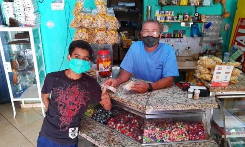 Comerciante enaltece a honestidade de garoto que devolveu nota de R$50  - Portal Notícias Colômbia (SP)/Divulgação