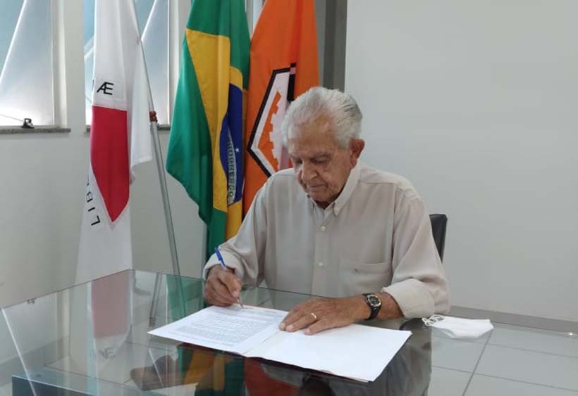 Prefeito de Divinópolis assina memorando para compra de 260 mil vacinas - Divulgação/Prefeitura de Divinópolis