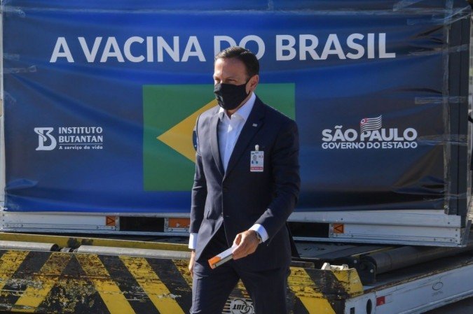No Twitter, Doria anuncia chegada de 1,6 milhão de doses da Coronavac - Nelson ALmeida/AFP