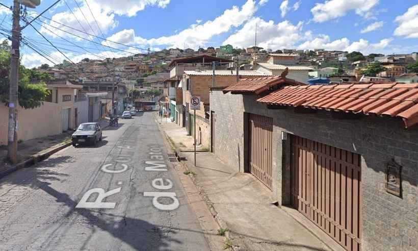 Homem é assassinado com tiros no peito e cabeça pelo primo de sua mulher - Google Street View/Divulgação 