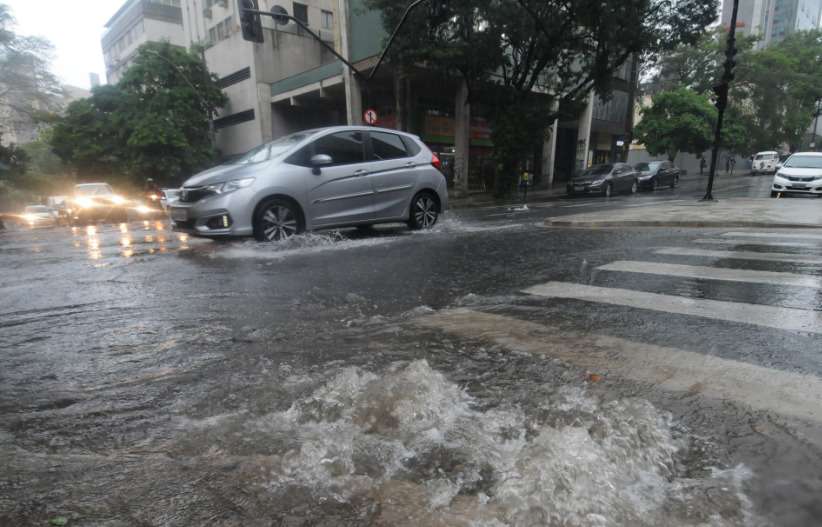 Defesa Civil alerta para temporal em pelo menos 29 cidades de Minas Gerais - Leandro Couri/EM/D.A Press