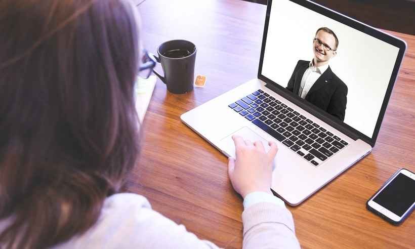 Conheça 5 dicas para se sair bem em entrevistas por vídeo de casa - Tumisu/Pixabay 