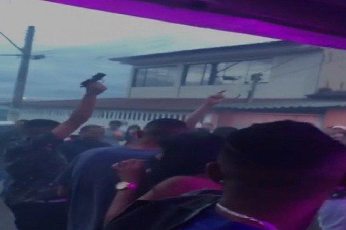 Soldado do Exército que atirou para o alto em festa no DF é preso - Reprodução