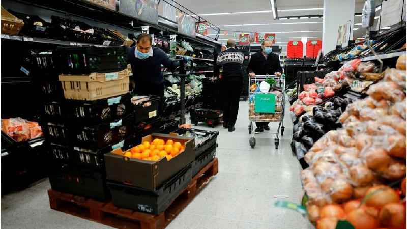 Lojas pedem que consumidores não estoquem alimentos no Reino Unido  - Getty Images