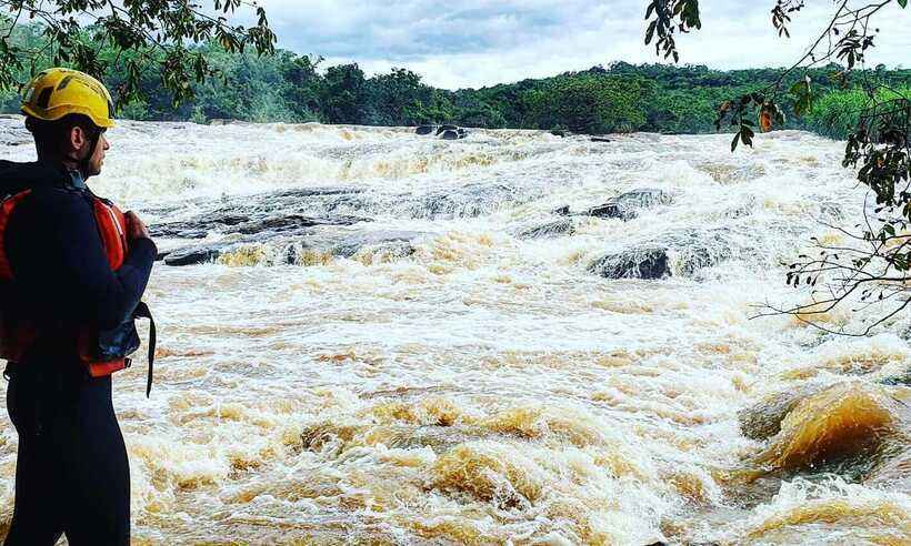 Homem morre ao tentar fazer 'selfie' em cachoeira em Bom Despacho  - Corpo de Bombeiros/ Divulgação