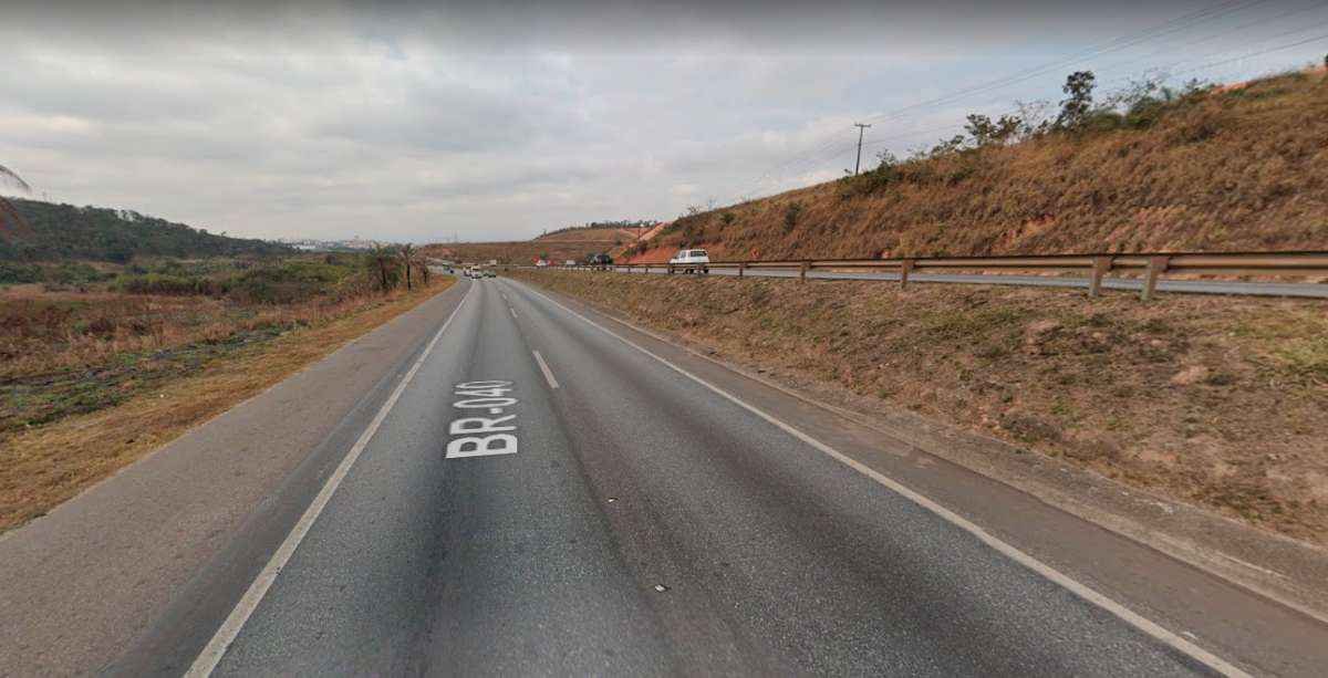 Polícia investiga corpo encontrado carbonizado dentro de carro na BR-040 - Reprodução/Google Street View