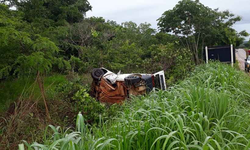 Motorista morre e dois ficam feridos em acidente na BR-352 - Divulgação/Corpo de Bombeiros