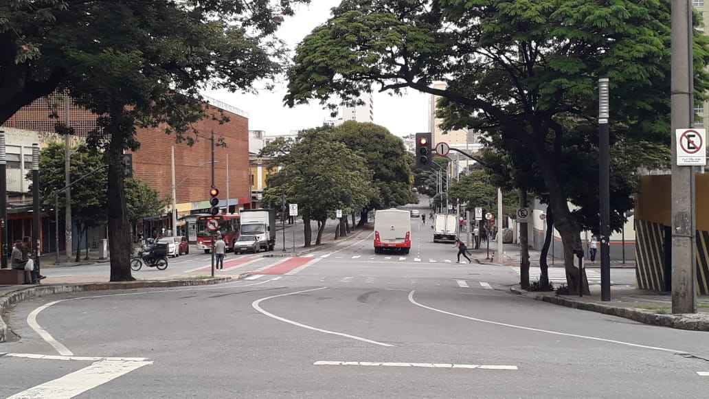 Após fechamento do comércio, Centro BH tem ruas vazias e clima de feriado - Jair Amaral/EM/D.A.Press