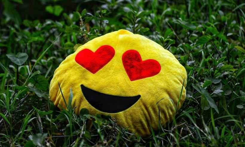 O amor  (ou amizade?) está nas telas -  David Bawm /Pixabay 