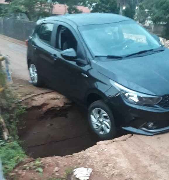 Sabará: Ponte do Marzagão cai e moradores protestam por solução - Redes Sociais/Divulgação