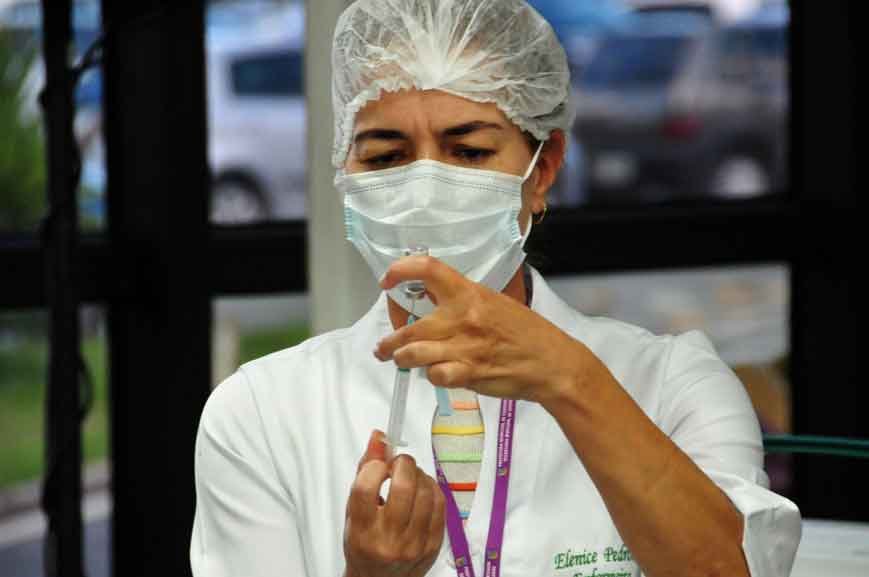 Caso de fura-filas da vacinação remete à formação da cidadania no país - Ramon Lisboa/EM/D.A Press  19/1/21