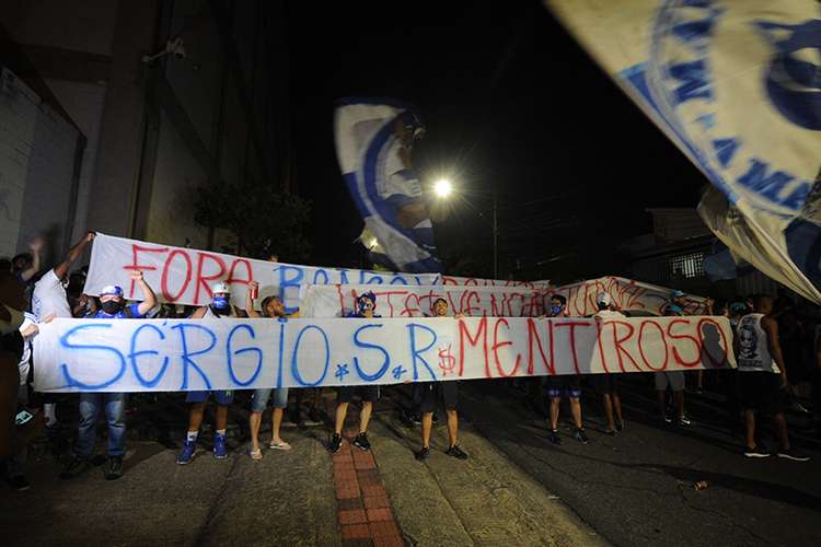 Cobrando planejamento, organizadas do Cruzeiro marcam novo ato de protesto - Alexandre Guzanshe/EM/D.A. Press