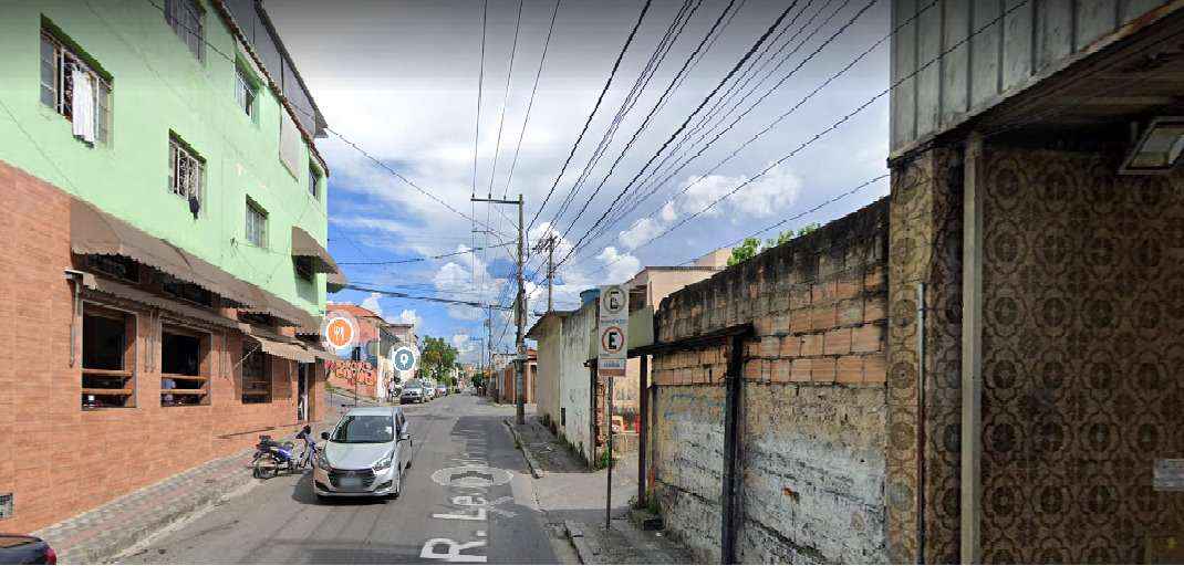 Motorista se surpreende com homem baleado pedindo socorro na rua, em BH - Google Street View/Divulgação