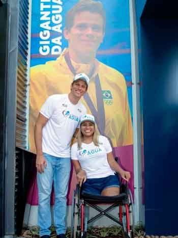 Nadador César Cielo participa de projeto que ajuda atletas deficientes - Aqualita/Divulgação