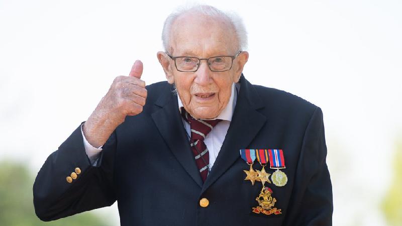 Veterano de guerra de 100 anos que arrecadou R$ 241 milhões para o serviço de saúde inglês morre de covid-19 - PA Media