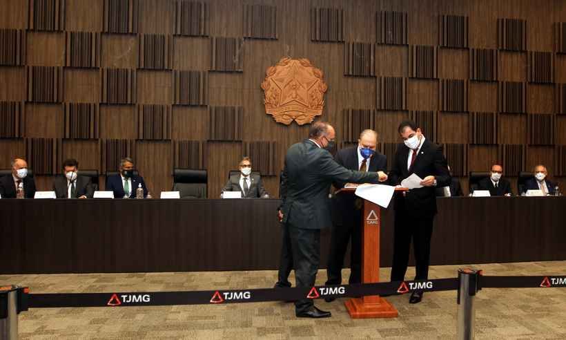 Construção de acordo entre MG e Vale teve 200 horas de reuniões - Jair Amaral/EM/D. A. Press