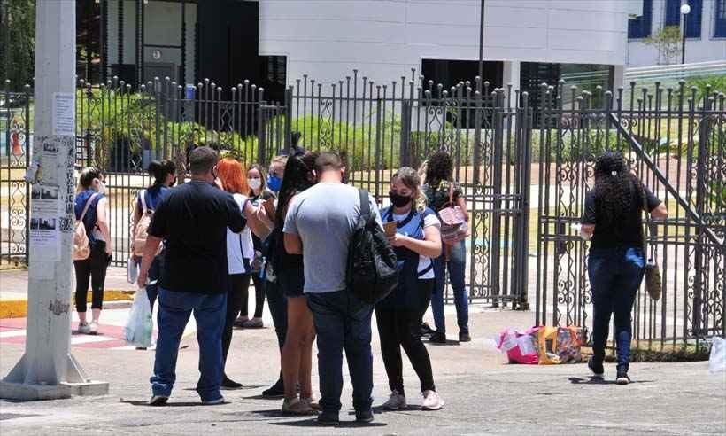 Hábito de interpretar textos ajuda a lidar com grande volume de informações - Ramon Lisboa/EM/D.A Press

