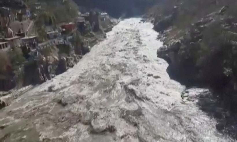 Quase 200 desaparecidos na Índia após queda de fragmento de geleira em rio - Reprodução/ Twitter
