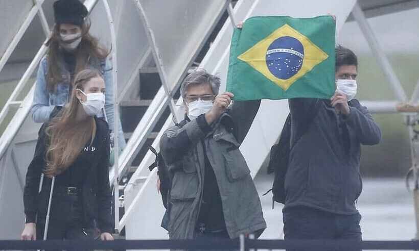 'Me sinto aliviada', diz brasileira resgatada em Wuhan, um ano depois - Cabo Keven Cobalchini/Fotos Publicas