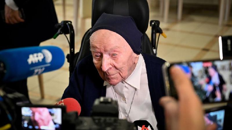 COVID-19: 2ª pessoa mais velha do mundo sobrevive perto de fazer 117 anos - AFP